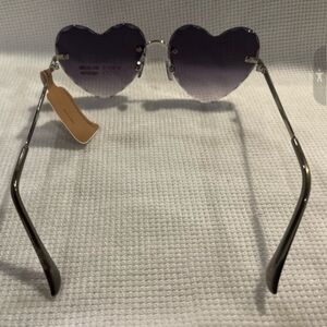 FRYE & CO Heart Sunglasses